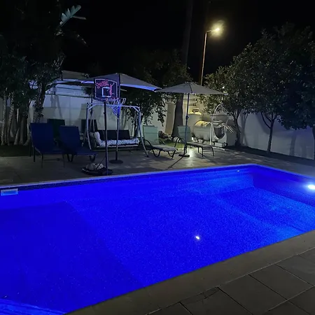 וילה Victoria
